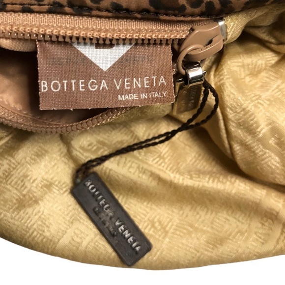 Bottega Veneta Leopard Print Handbag. made in Italy - Picture 3 of 10